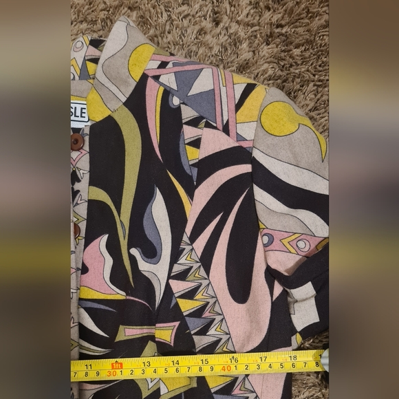 Carlisle Wool Blazer in Good Condition. - Picture 8 of 10